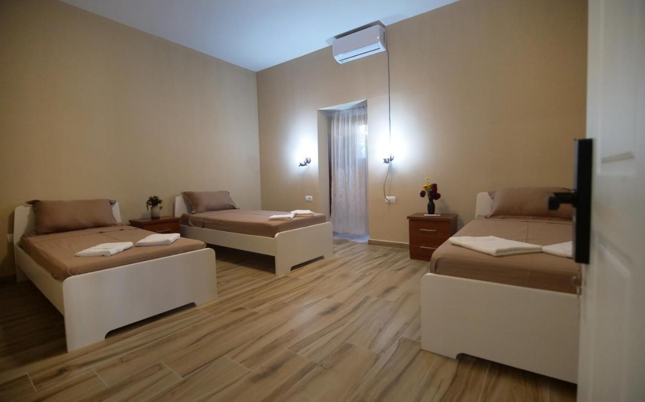 Hanna & Solei Hotel Berat Buitenkant foto