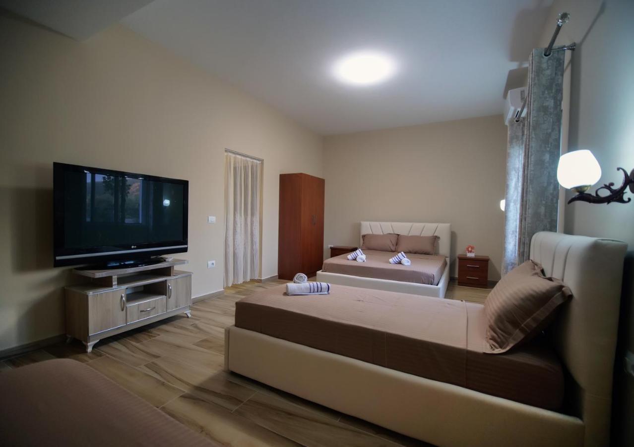 Hanna & Solei Hotel Berat Buitenkant foto